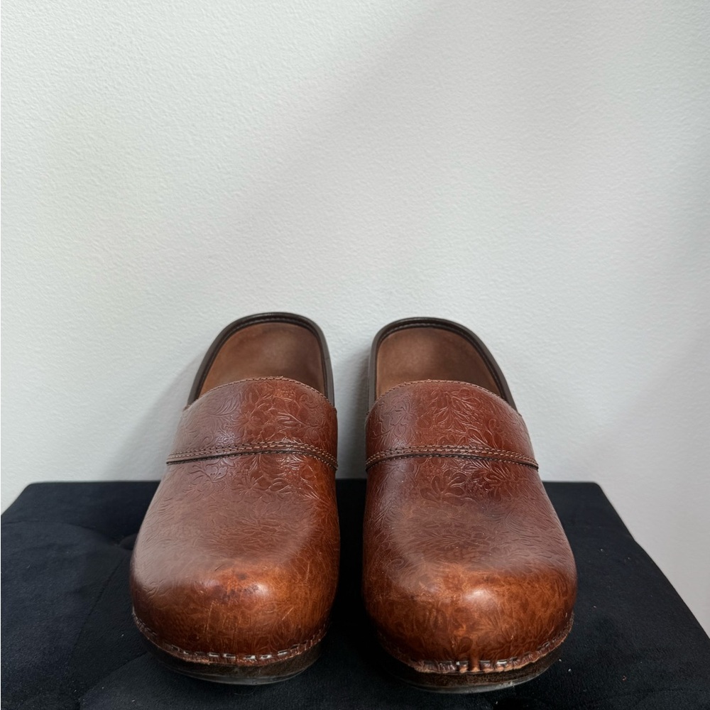 Dansko Floral Tooled Brown Leather Clogs size EU 38